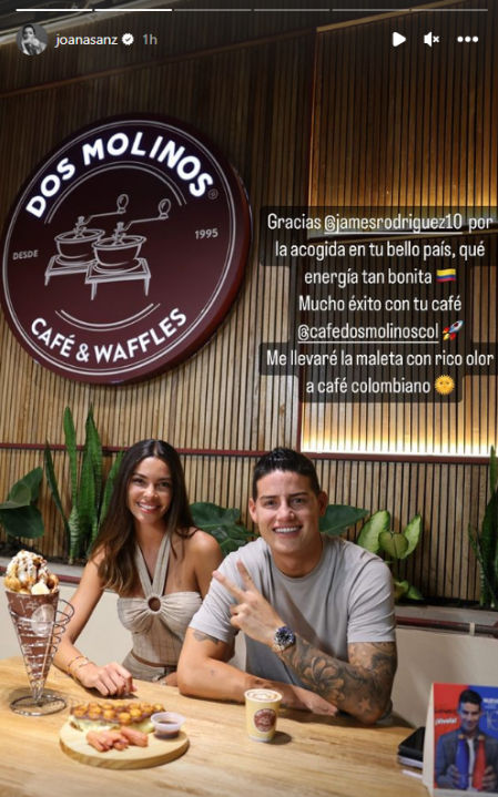 Joana Sanz junto a James Rodríguez
