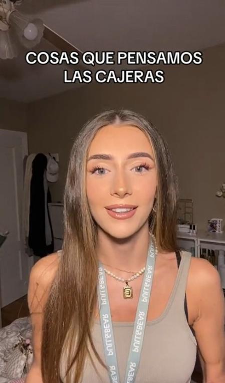 Una dependienta revela lo que más le molesta de los clientes: ''Ni siquiera sacáis la ropa''