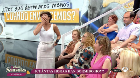 Sonsoles Ónega imita a la espectadora que bosteza en el plató