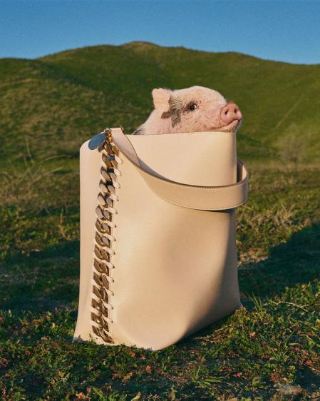 Imagen de la campaña de concienciación de Stella McCartney junto a PETA