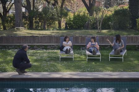 Irene Arcos y Natalia Verbeke tienen un secreto que les puede estallar en la cara en la segunda temporada.