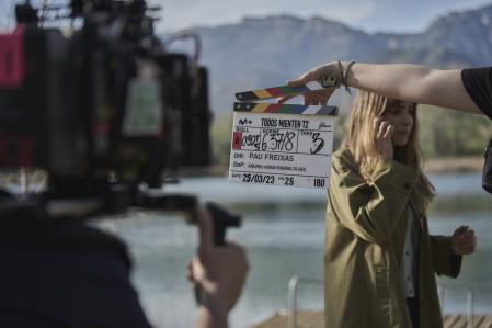 Irene Arcos, la profesora que tiene una aventura con el hijo de su mejor amiga y que desata el drama en Belmonte.