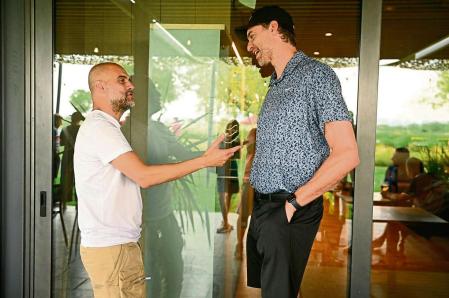 Pep Guardiola i Pau Gasol en el Legends Trophy