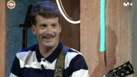 Momento en el que Grison le confiesa a Broncano qué hace con ciertos regalos