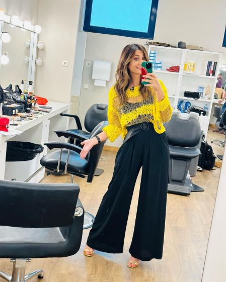 Nuria Roca con su look para presentar el programa 'La Roca'