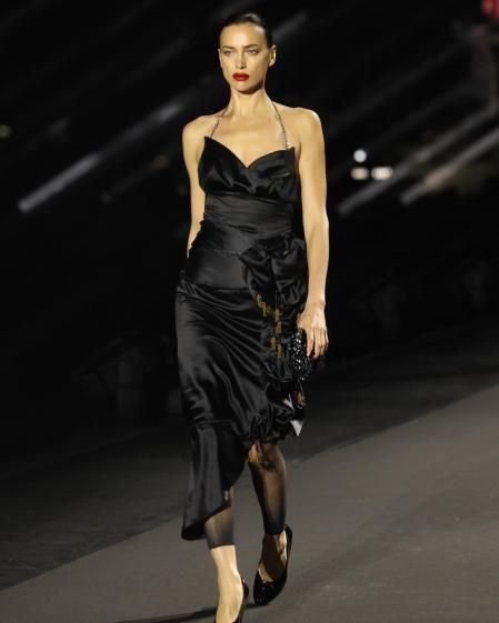 Irina Shayk en el desfile organizado por LuisaViaRoma y Vogue en Florencia