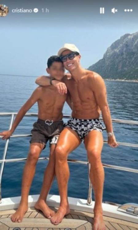 Cristiano Ronaldo y su hijo de vacaciones