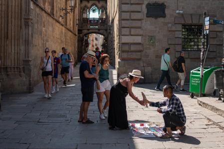 En lo alrededores de la Catedral también abunda la venta ambulante