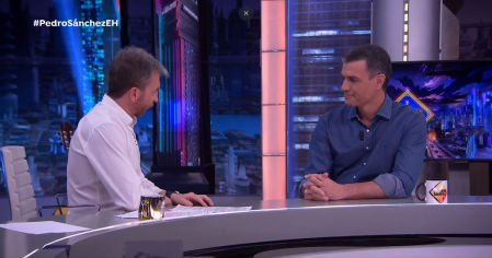 Pablo Motos confiesa a Pedro Sánchez su decisión de no ejercer su derecho al voto en las elecciones