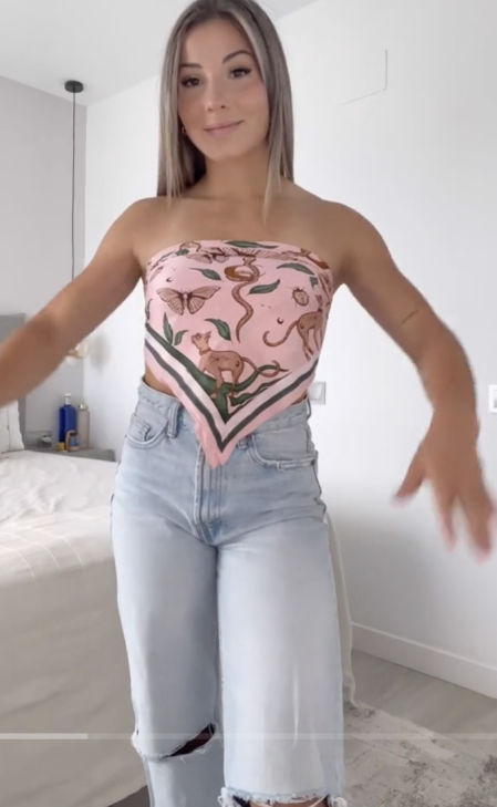 Segundo top que Júlia consigue con el pañuelo