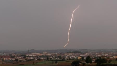 Tormenta de rayos en Manlleu.
