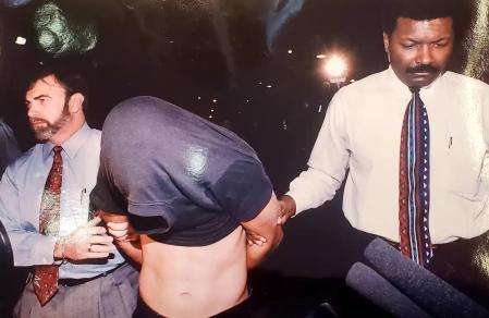 Gary Bowles una vez detenido