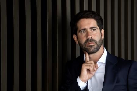 Roger Montañola fue diputado de CiU por Unió Democràtica de Catalunya, después estuvoi en Lliures y ha estado también en Centrem