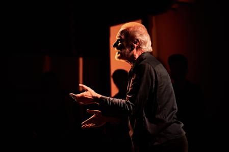 Lluís Homar, actuando.&nbsp;