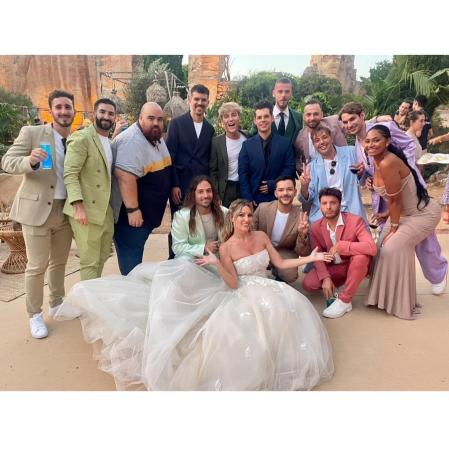 Edurne y David de Gea junto a varios invitados a la boda