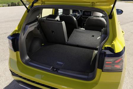 La capacidad del maletero va de 385 a 455 litros, según la posición de la banqueta trasera 