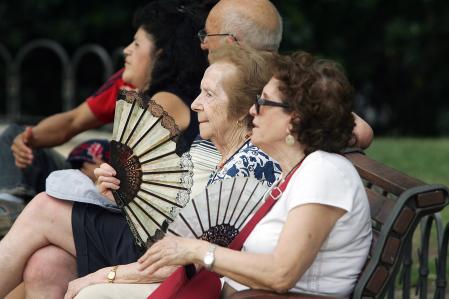 Las personas mayores sufren más los efectos del calor