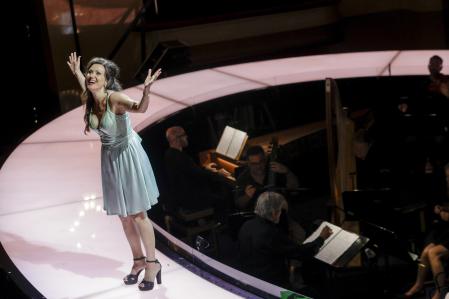 La soprano Julie Fuchs en el papel de Poppea, seductora, utilitarsta...