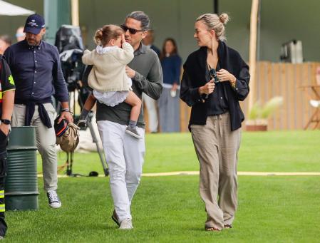 Marta Ortega junto a Carlos Torretta y su hija Matilda