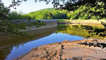 Pantano de Santa Fe envuelto en la sequía.