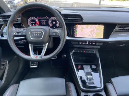 Interior con materiales de calidad y un diseño que transmite calidez; además, todo está en su sitio&nbsp;