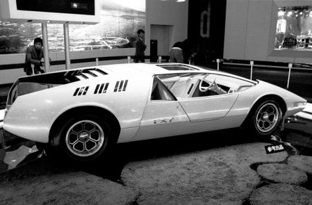 EX-7, el futurista automóvil con el que Toyota se estrenó en los superdeportivos.