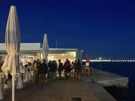 En Sa Calma además de buenas vistas se disfruta de platos contundentes de la isla y cocina mediterránea
