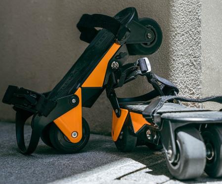 RollWalk eRW3, los divertidos patines eléctricos para surcar la ciudad sin esfuerzo.