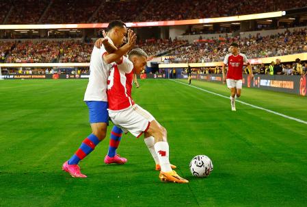 Dest no jugó cómodo en su regreso al Barça