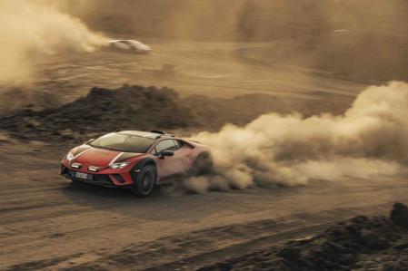 La altura de las suspensiones se ha aumentado 44 mm respecto al EVO 4WD, lo que garantiza mayor seguridad en los caminos de tierra&nbsp;