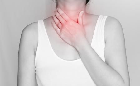 El picor en la garganta es uno de los síntomas de la alergia al melón