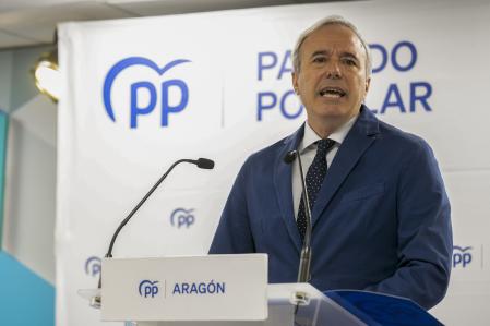 Jorge Azcón el pasado día 25 cuando anunció que retomaba las conversaciones para formar gobierno