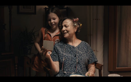 Vera Centenera y Cristina Eugenia Segura en una escena de 'Secaderos'