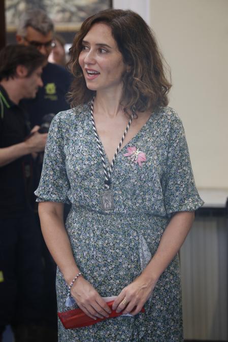 Detalle del look de Isabel Díaz Ayuso en la ofrenda floral a la Virgen de la Paloma