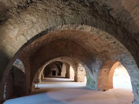 Campanario de la iglesia del monasterio de Sant Pere de Rodes.