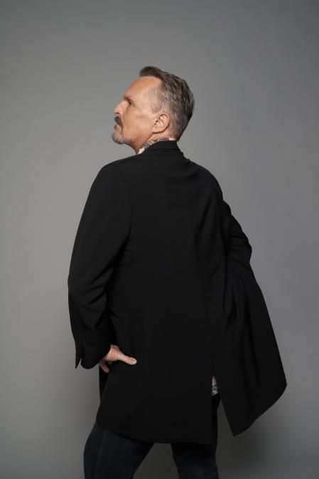 Bosé, artista camaleónico como pocos,  ha sabido reinventarse a lo largo de 40 años