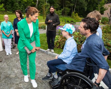 La princesa Victoria de Suecia en su visita al centro de rehabilitación de Estocolmo