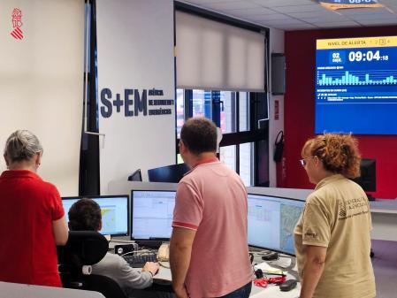 Seguimiento en tiempo real de la evolución del episodio de lluvias en el CCE de la Generalitat