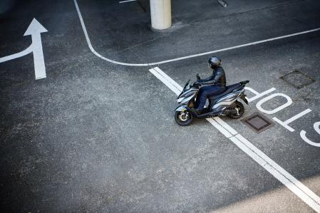 Los cruces son unas situaciones críticas en el tráfico por el riesgo que entrañan si no se respetan bien