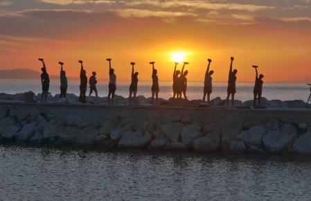 Amanece con nubes de viento en Fuengirola, Málaga.