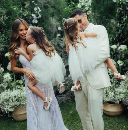 Con su marido, Robert Lewandowski, y sus dos hijas, Klara y Laura