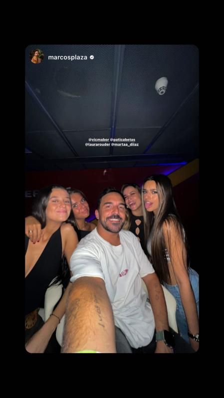 Victoria Federica junto a sus amigos en el concierto de Rauw Alejandro