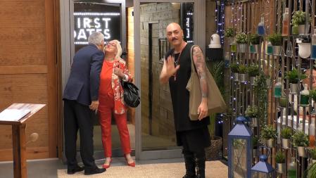 Miquel y su madre, Joana en 'First Dates'