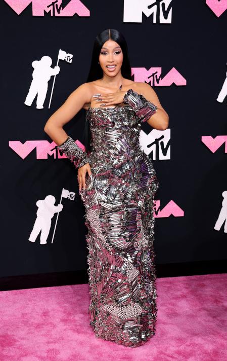 Cardi B en la alfombra roja de los premios MTV Video Music Awards