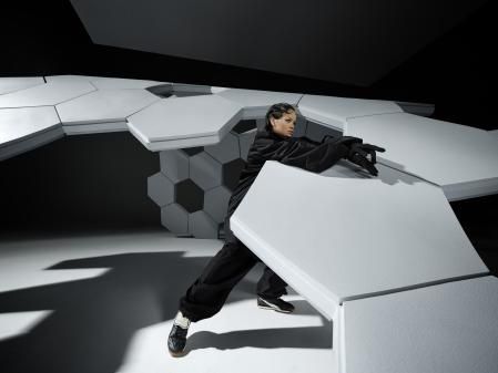 Rihanna posa con la colección Fenty x Puma Avanti