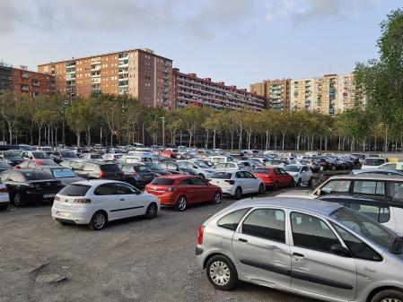 Aparcamiento polémico en Diagonal Mar.