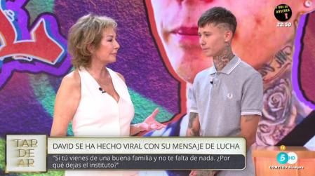 'Nano', el joven viral con dos trabajos para cuidar a su familia: 