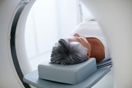 Shot of a senior woman about to have an MRI scanhttp://195.154.178.81/DATA/i_collage/pu/shoots/806398.jpg