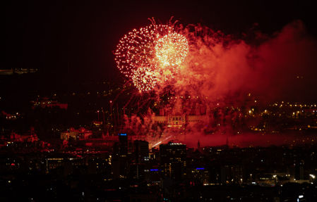 Piromusical de la Mercè visto desde Vallvidrera.