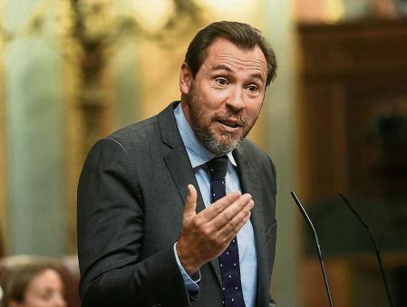 MADRID, 26/09/2023.- El diputado del PSOE Óscar Puente interviene en la primera sesión del debate de investidura del candidato popular Alberto Núñez Feijóo a la Presidencia del Gobierno, este martes en el Congreso. EFE/Kiko Huesca